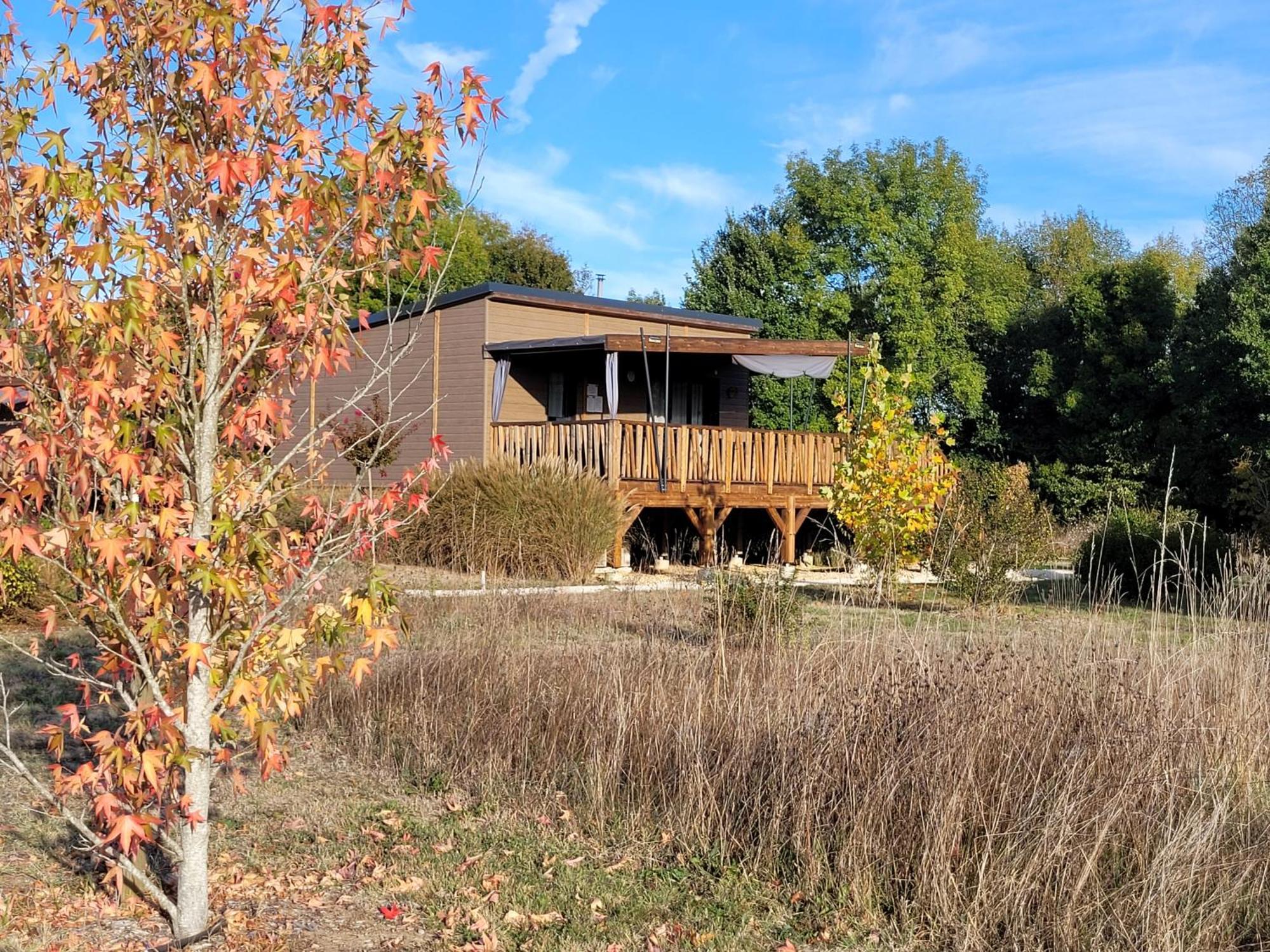 Les Chalets Du Moulin De Valade Condat-sur-Trincou Exterior photo